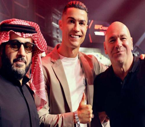 曼聯(lián)新收購傳聞?wù)嫦嘟颐?，曝阿?lián)酋財團考慮報價(jià)！格雷澤估值52億